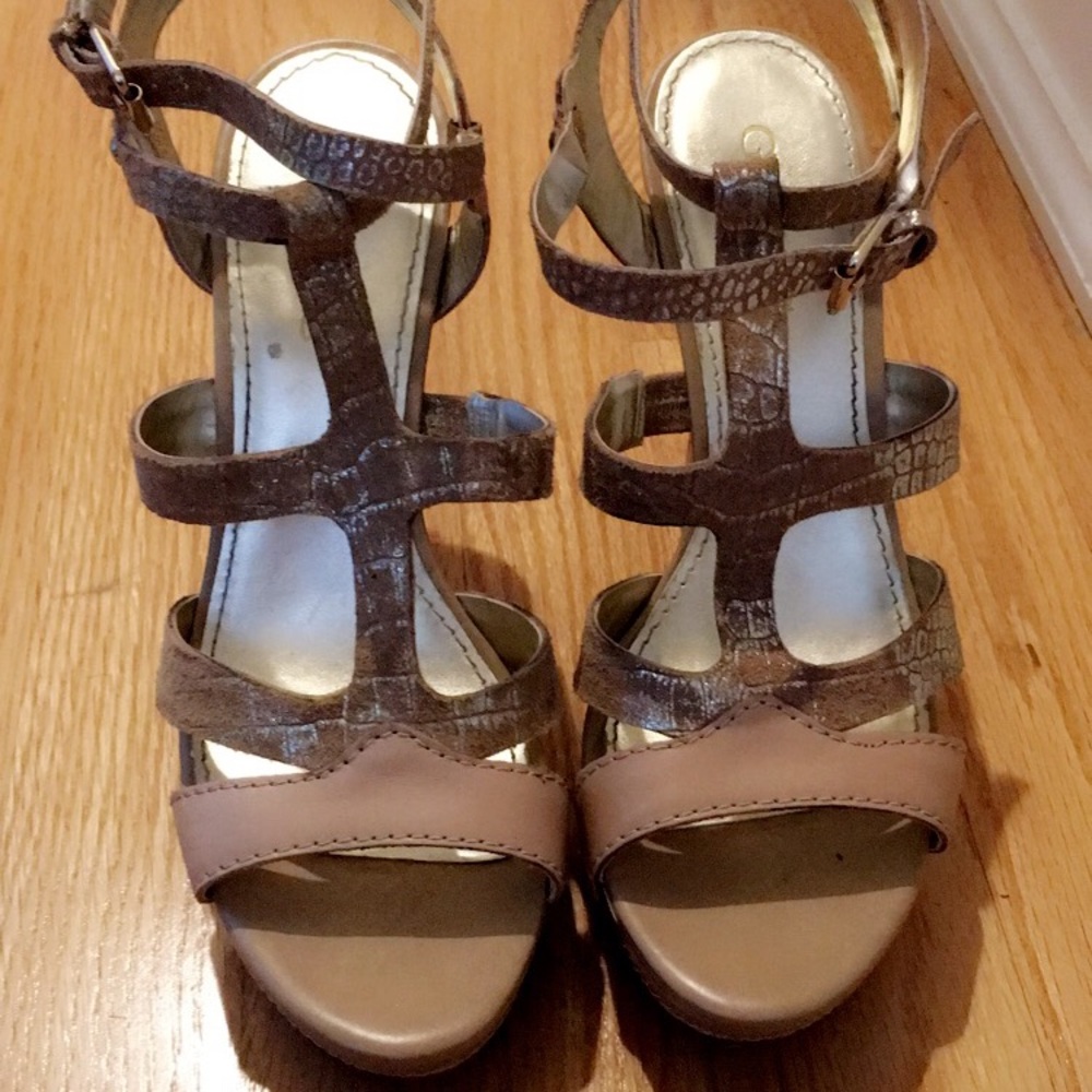 Nude guess wedges